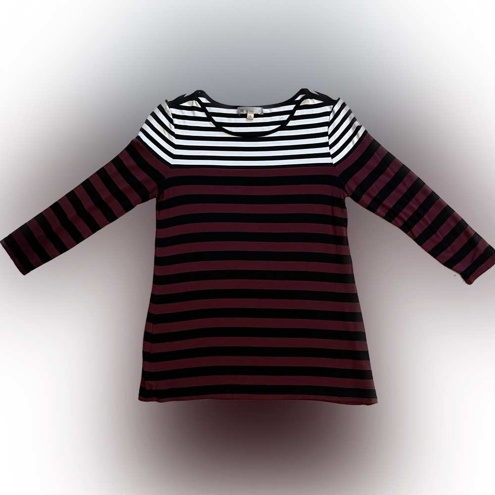 Striped 3/4 sleeve shirt. Good condition. Size S